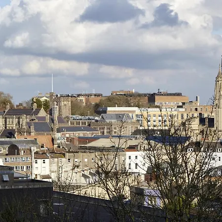 Nap Clifton 아파트