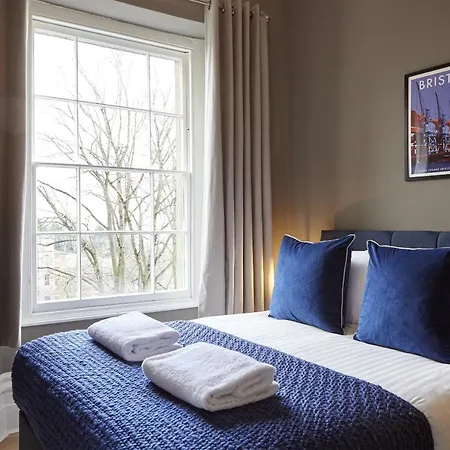 Nap Clifton דירה *